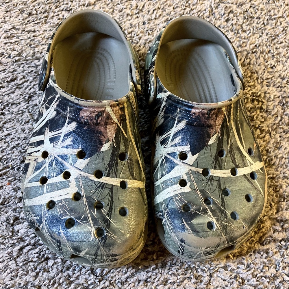 Camouflage Crocs Shoes M Size 2 W Size 4